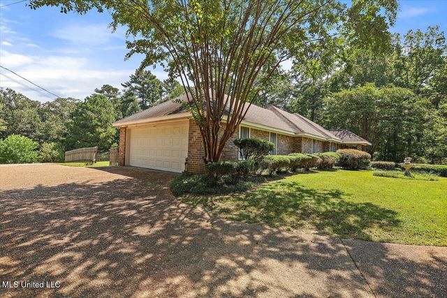 354 Lakeway Drive, Brandon, MS 39047
