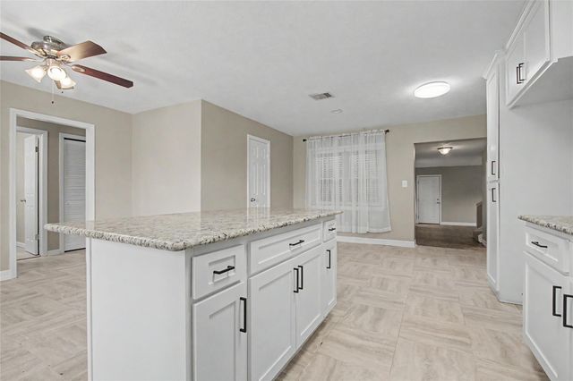 241 S Masonic Street, Bellville, TX 77418