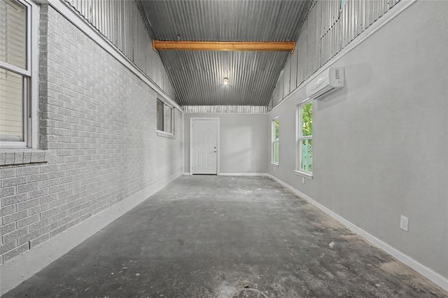 241 S Masonic Street, Bellville, TX 77418