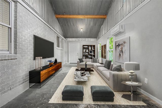 241 S Masonic Street, Bellville, TX 77418