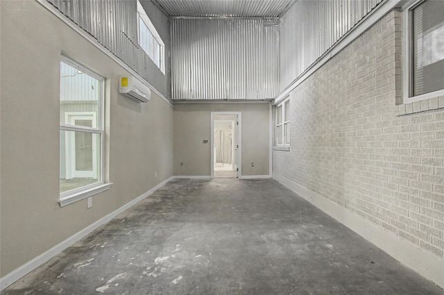 241 S Masonic Street, Bellville, TX 77418
