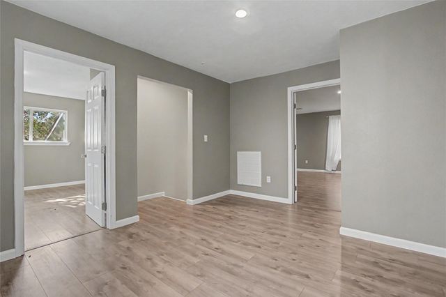 241 S Masonic Street, Bellville, TX 77418