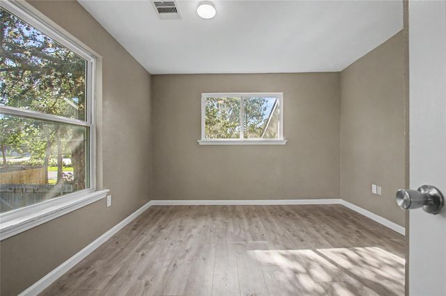 241 S Masonic Street, Bellville, TX 77418