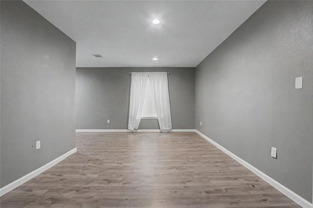 241 S Masonic Street, Bellville, TX 77418