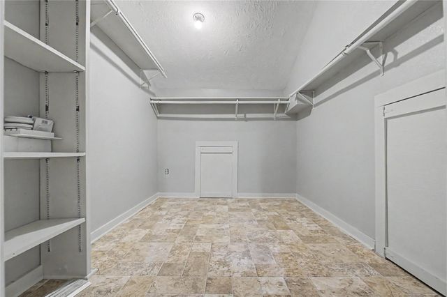 241 S Masonic Street, Bellville, TX 77418