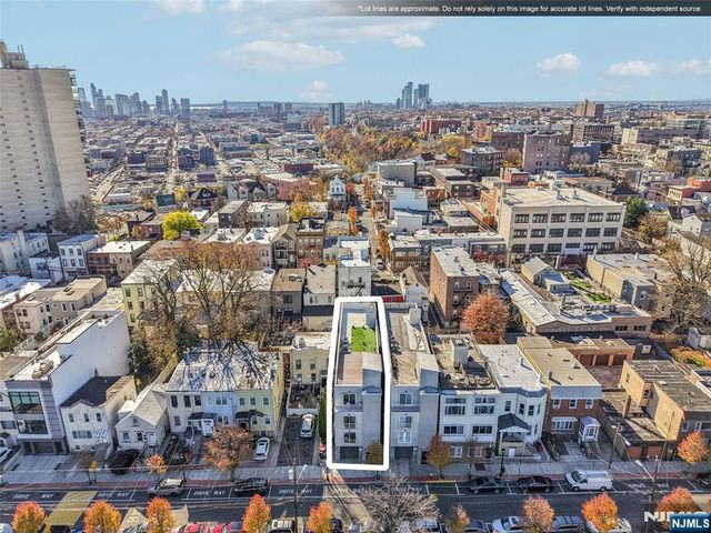 137 20th Street C, Union City, NJ 07087