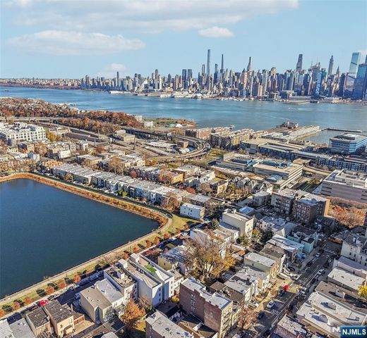 137 20th Street C, Union City, NJ 07087