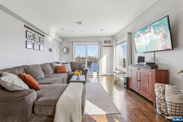 137 20th Street C, Union City, NJ 07087