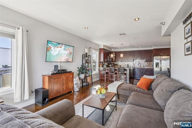 137 20th Street C, Union City, NJ 07087