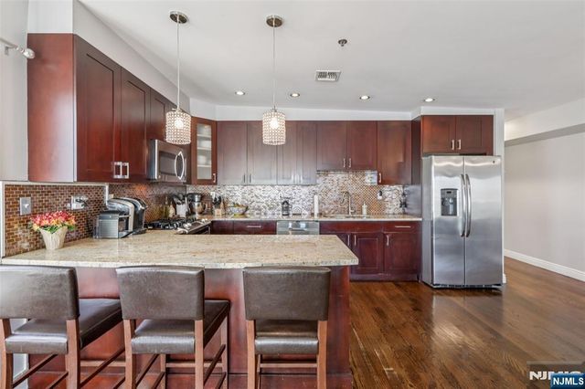 137 20th Street C, Union City, NJ 07087