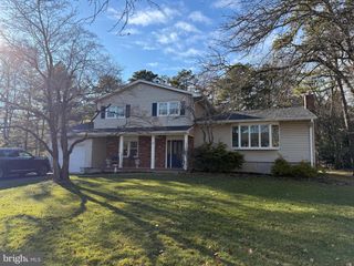 4 CAMBRIDGE CT, Toms River, NJ 08753