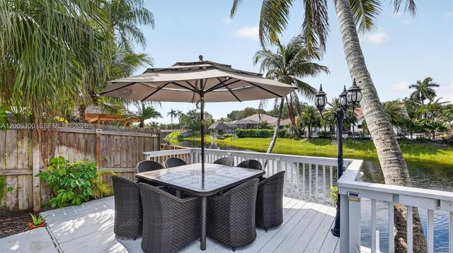 11620 S Budd Dr, Cooper City, FL 33026