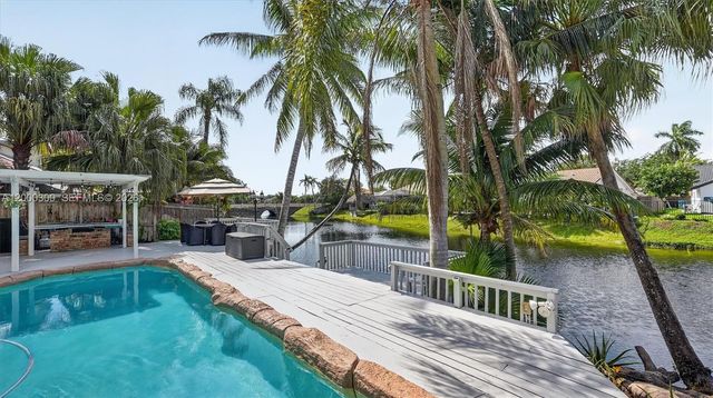 11620 S Budd Dr, Cooper City, FL 33026