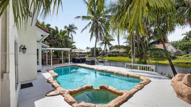 11620 S Budd Dr, Cooper City, FL 33026