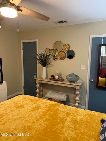 625 Susan Circle, Gautier, MS 39553