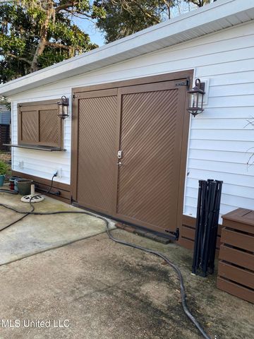 625 Susan Circle, Gautier, MS 39553