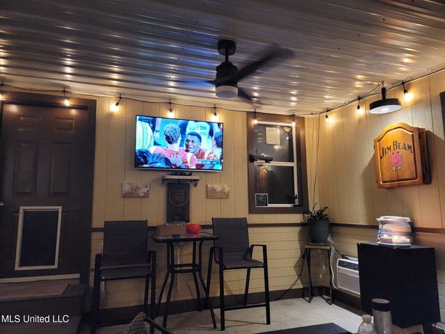 625 Susan Circle, Gautier, MS 39553