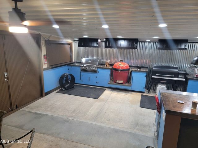 625 Susan Circle, Gautier, MS 39553