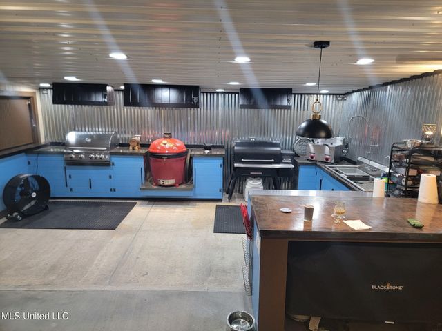 625 Susan Circle, Gautier, MS 39553