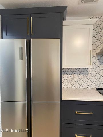 625 Susan Circle, Gautier, MS 39553