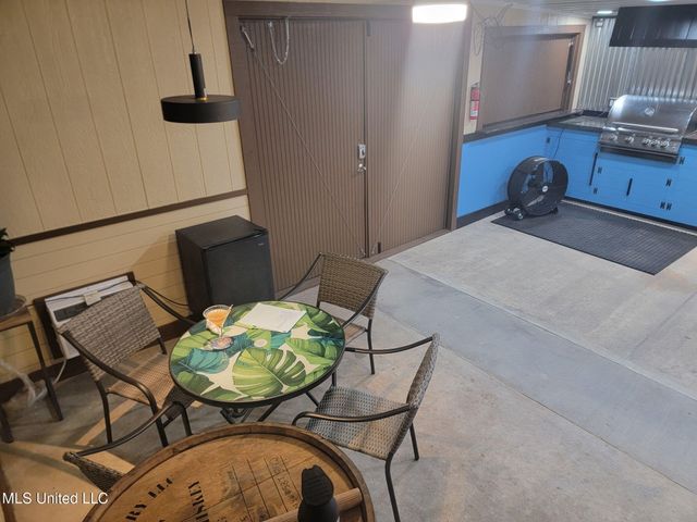 625 Susan Circle, Gautier, MS 39553