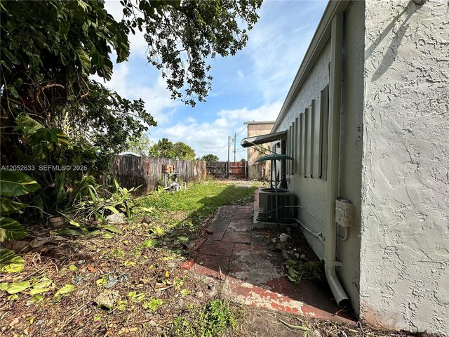 2304 SW 60th Way, Miramar, FL 33023
