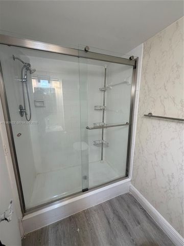 3910 Inverrary Blvd 803-B, Lauderhill, FL 33319