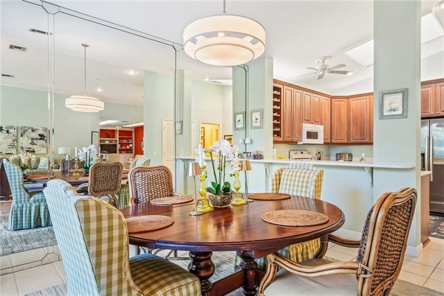 240 S Peppertree Drive, Vero Beach, FL 32963