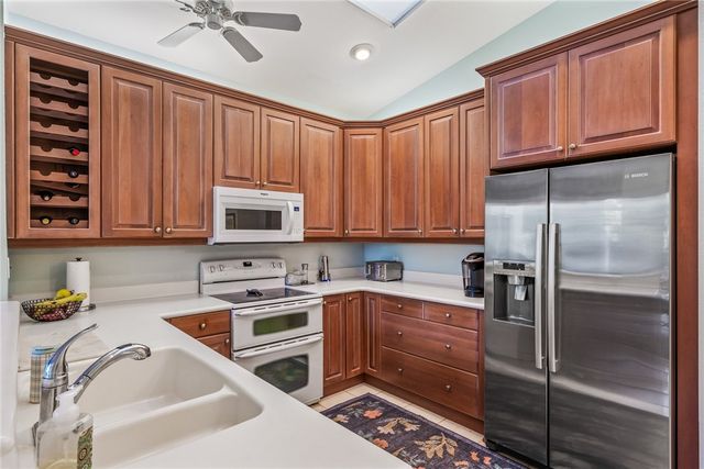 240 S Peppertree Drive, Vero Beach, FL 32963