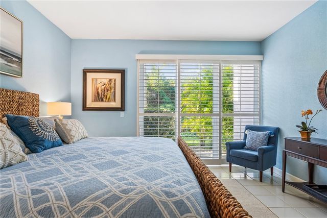 240 S Peppertree Drive, Vero Beach, FL 32963