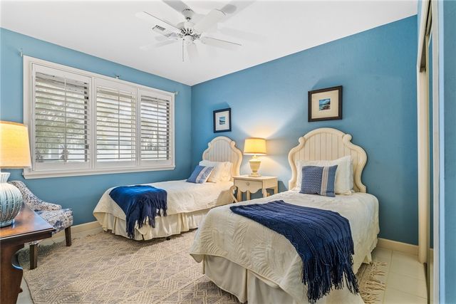 240 S Peppertree Drive, Vero Beach, FL 32963