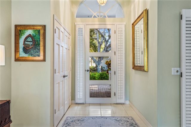 240 S Peppertree Drive, Vero Beach, FL 32963