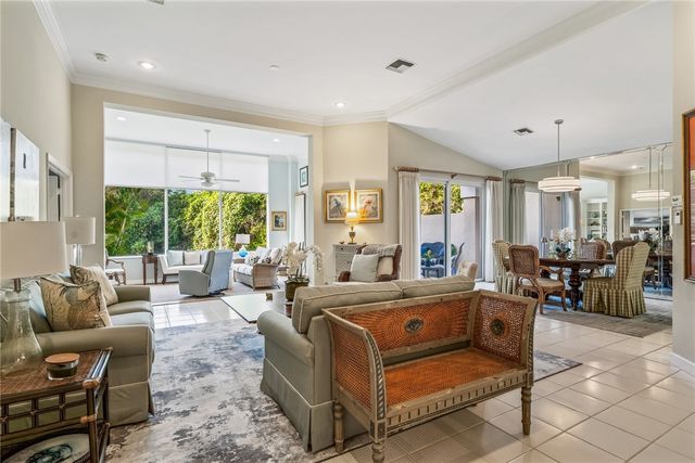 240 S Peppertree Drive, Vero Beach, FL 32963