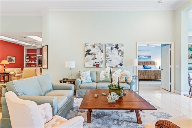 240 S Peppertree Drive, Vero Beach, FL 32963