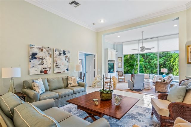 240 S Peppertree Drive, Vero Beach, FL 32963