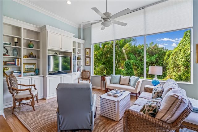 240 S Peppertree Drive, Vero Beach, FL 32963