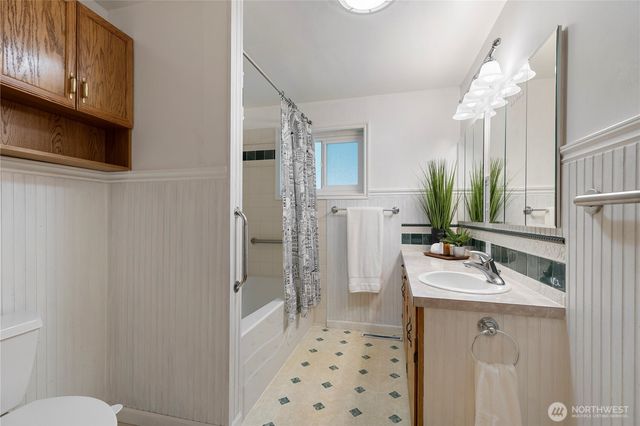 20509 NE State Highway 305 NE NE, Poulsbo, WA 98370