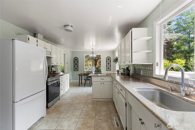 20509 NE State Highway 305 NE NE, Poulsbo, WA 98370