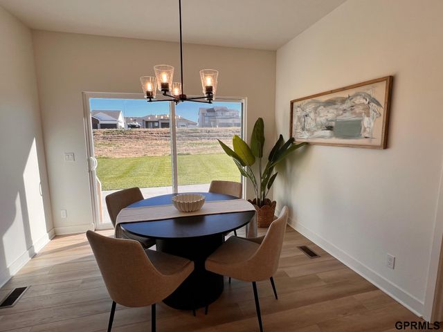 12039 S 45 Avenue, Bellevue, NE 68133