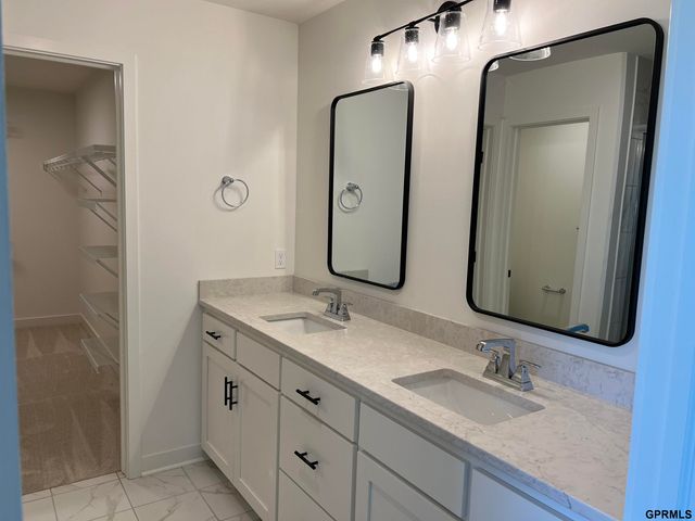 12039 S 45 Avenue, Bellevue, NE 68133