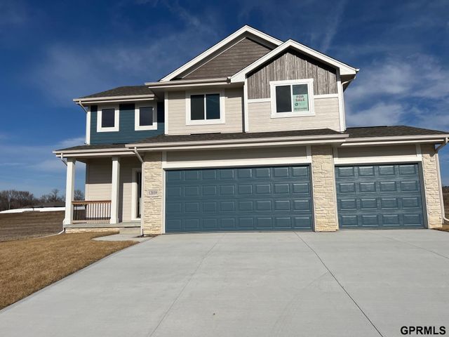 12039 S 45 Avenue, Bellevue, NE 68133