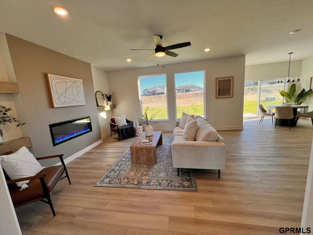 12039 S 45 Avenue, Bellevue, NE 68133