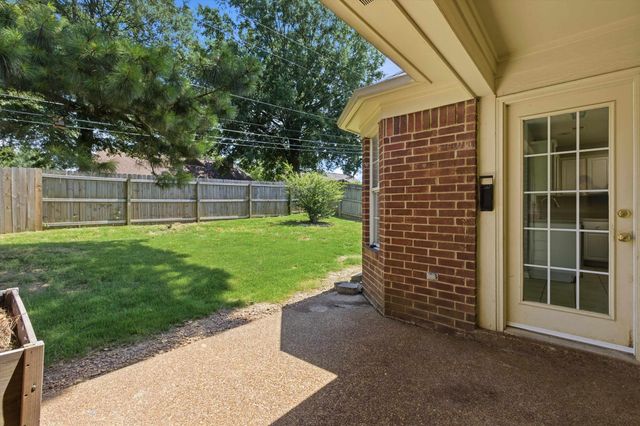 8136 COUNTRY MILL CV, Memphis, TN 38016