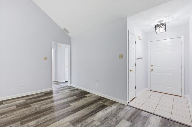 8136 COUNTRY MILL CV, Memphis, TN 38016
