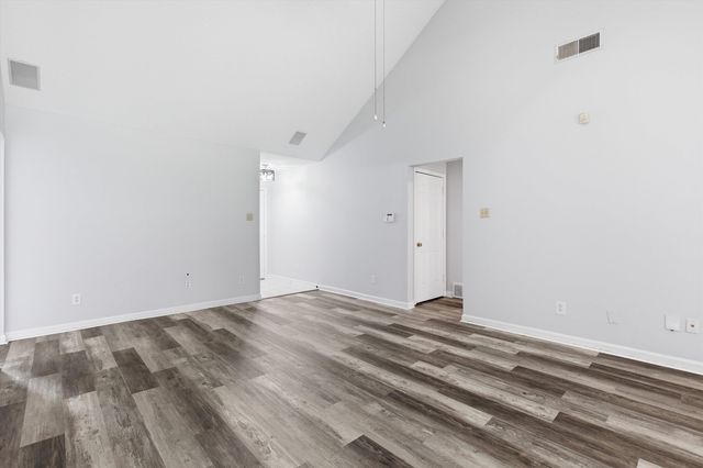 8136 COUNTRY MILL CV, Memphis, TN 38016