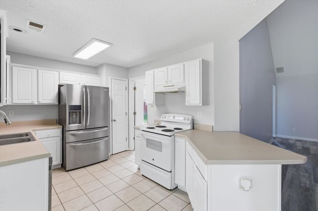 8136 COUNTRY MILL CV, Memphis, TN 38016