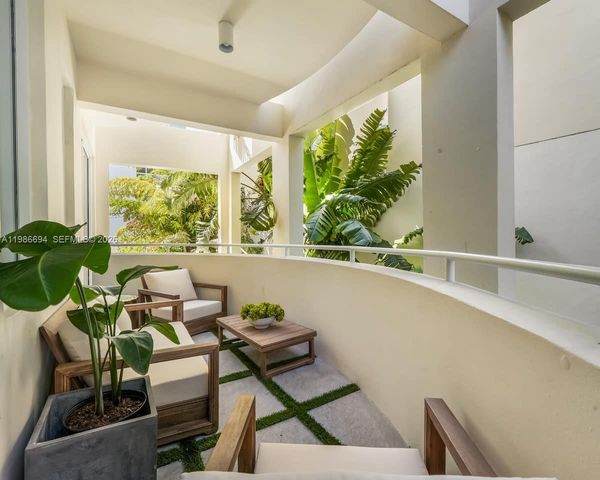 100 Collins Avenue 202, Miami Beach, FL 33139