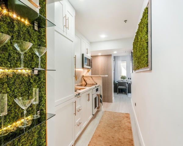 100 Collins Avenue 202, Miami Beach, FL 33139