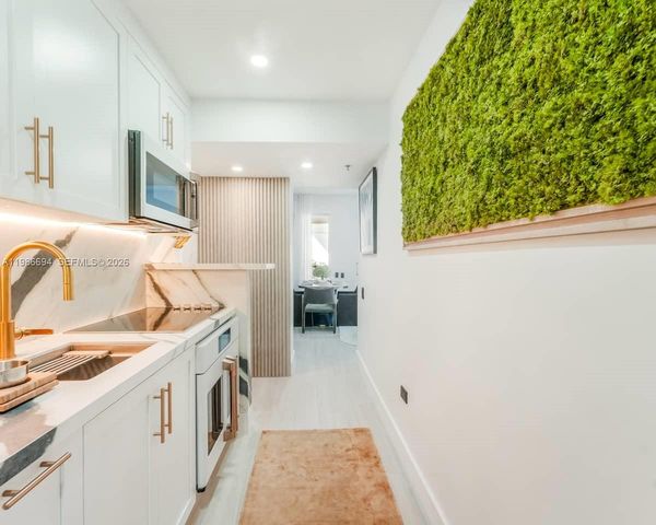 100 Collins Avenue 202, Miami Beach, FL 33139