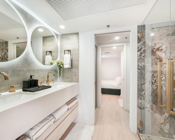100 Collins Avenue 202, Miami Beach, FL 33139